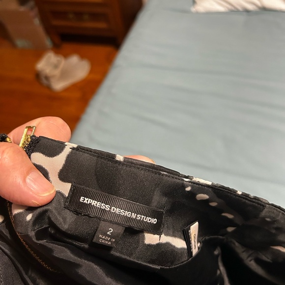 Express Black and White Patterned A-Line Skirt - Picture 3 of 5